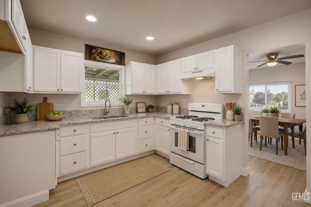 1916 Lucky Street, Bakersfield, CA 93307
