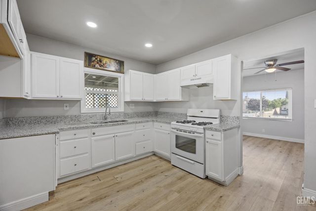 1916 Lucky Street, Bakersfield, CA 93307