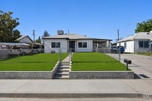 1916 Lucky Street, Bakersfield, CA 93307
