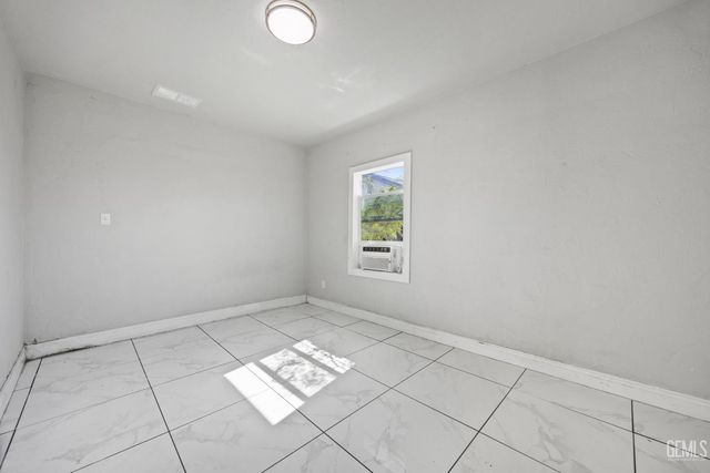 1916 Lucky Street, Bakersfield, CA 93307