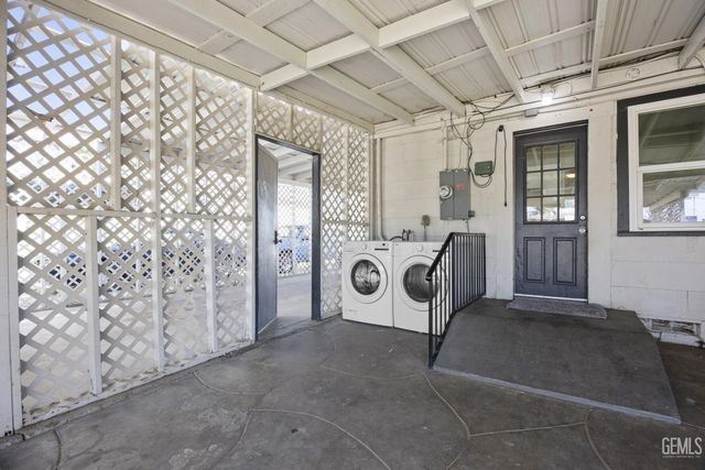 1916 Lucky Street, Bakersfield, CA 93307