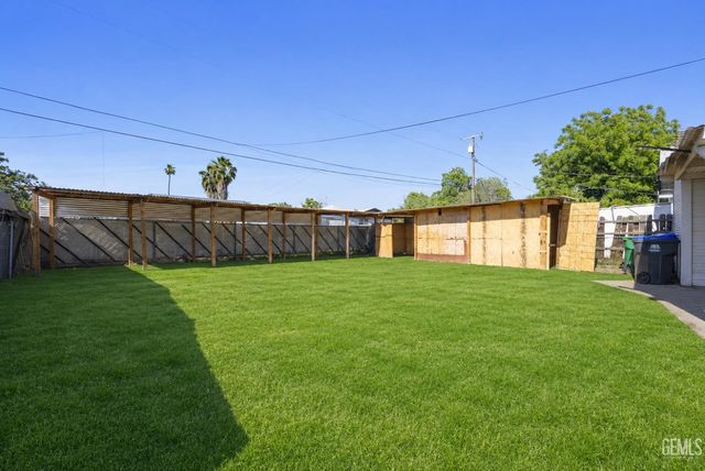 1916 Lucky Street, Bakersfield, CA 93307