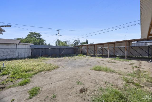1916 Lucky Street, Bakersfield, CA 93307