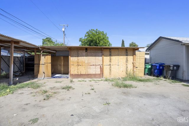 1916 Lucky Street, Bakersfield, CA 93307