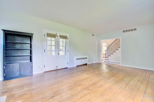 6215 Grand Vista Avenue, Cincinnati, OH 45213
