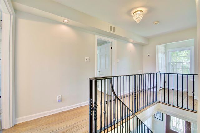 6215 Grand Vista Avenue, Cincinnati, OH 45213