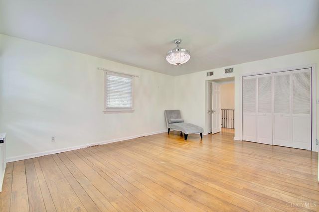 6215 Grand Vista Avenue, Cincinnati, OH 45213