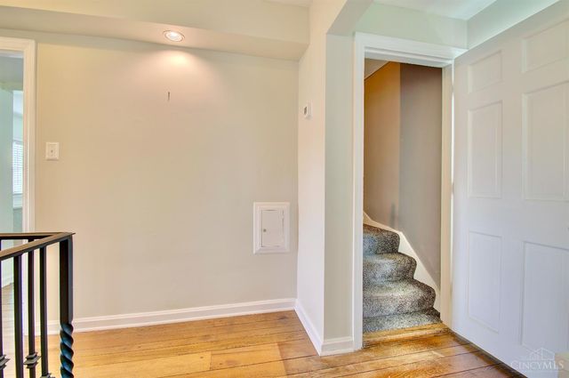 6215 Grand Vista Avenue, Cincinnati, OH 45213