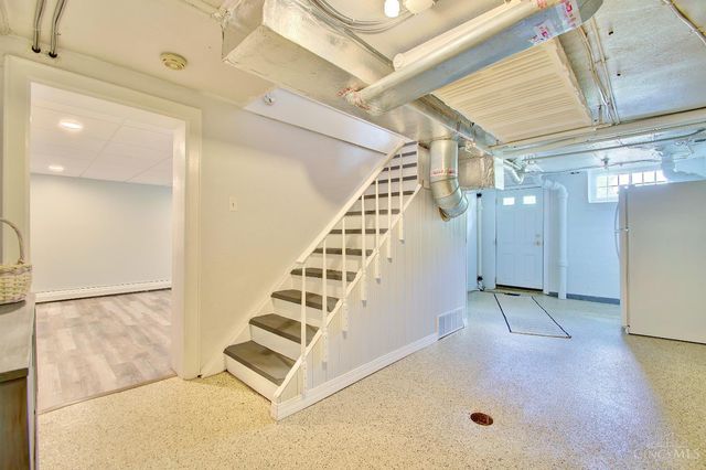 6215 Grand Vista Avenue, Cincinnati, OH 45213