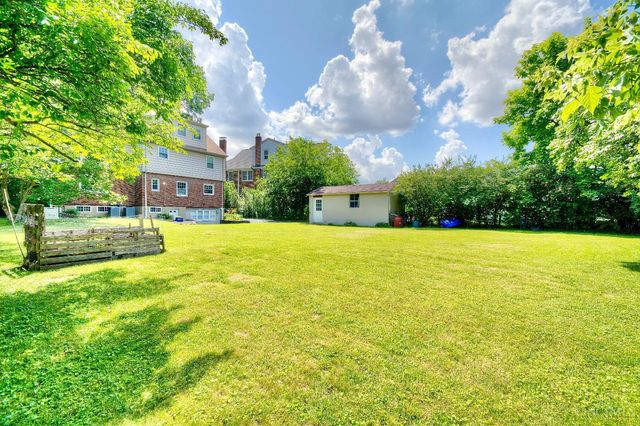 6215 Grand Vista Avenue, Cincinnati, OH 45213