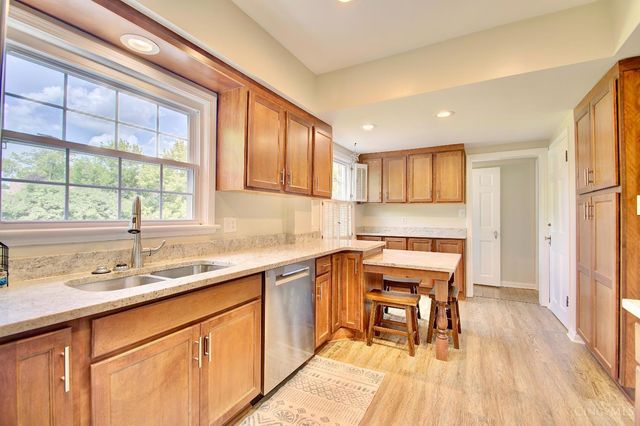 6215 Grand Vista Avenue, Cincinnati, OH 45213