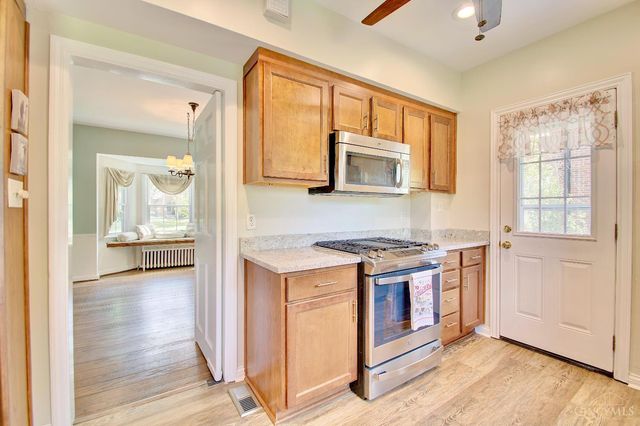 6215 Grand Vista Avenue, Cincinnati, OH 45213