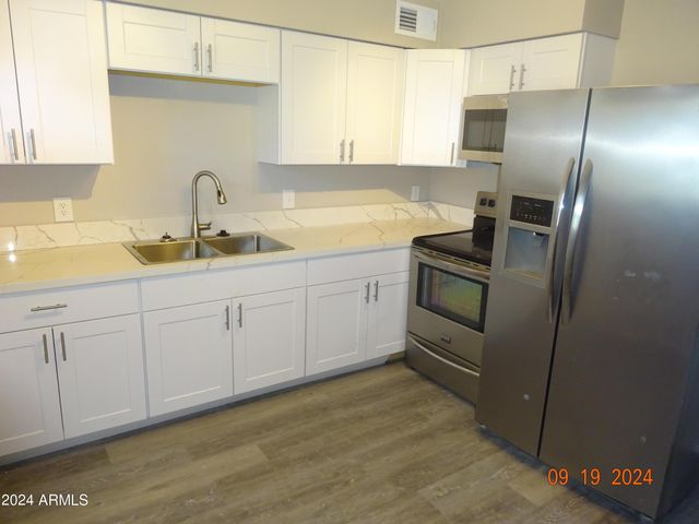 341 E Vogel Avenue Apt 2, Phoenix, AZ 85020