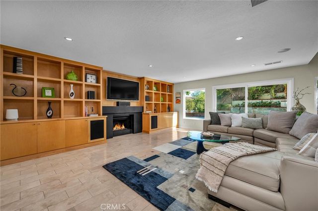 7156 Castle Peak, West Hills, CA 91307