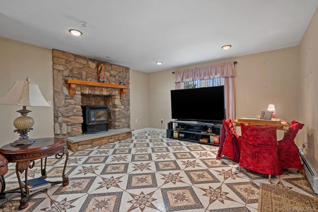 37 Northern Avenue, Walden, NY 12586