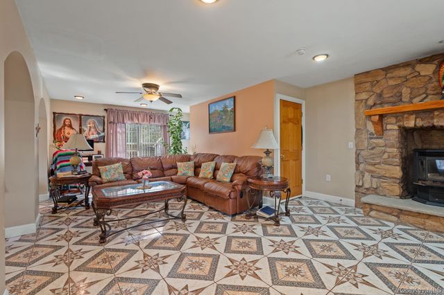 37 Northern Avenue, Walden, NY 12586