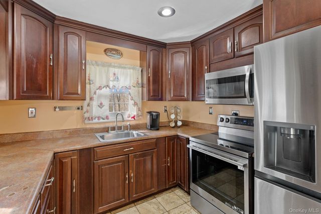 37 Northern Avenue, Walden, NY 12586