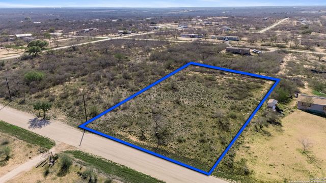 167 County Road 2665, Moore, TX 78057
