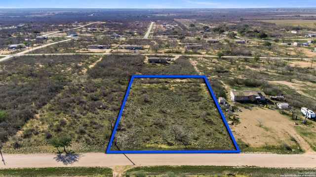 167 County Road 2665, Moore, TX 78057