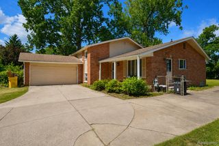 8522 Hampton, Grosse Ile Township, MI 48138