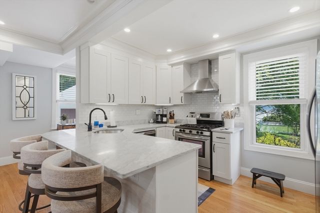 19 Eliot St 2, Natick, MA 01760