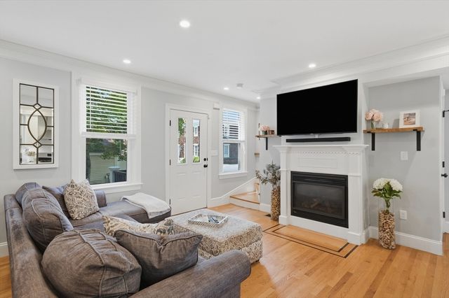 19 Eliot St 2, Natick, MA 01760