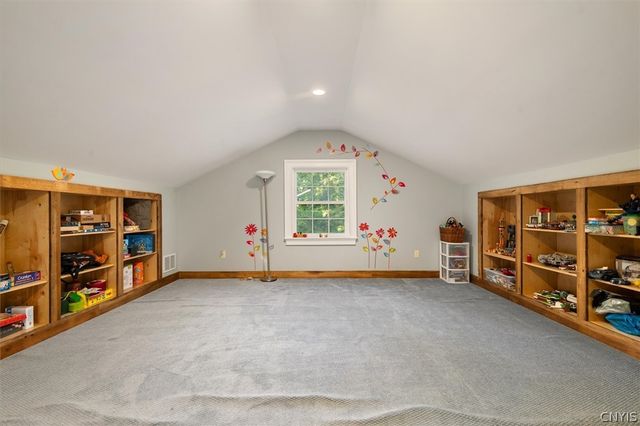 76 College Street, Kirkland, NY 13323