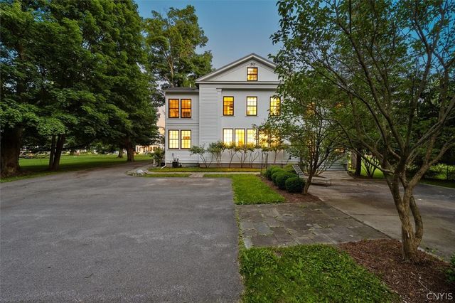 76 College Street, Kirkland, NY 13323