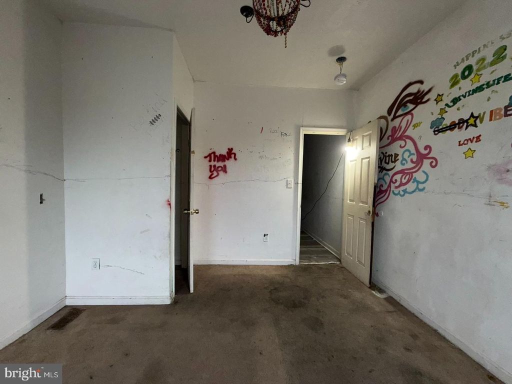 Image 16 of property listing at 1625 N ROSEDALE ST, Baltimore, MD 21216