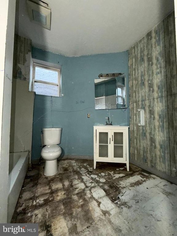 Image 21 of property listing at 1625 N ROSEDALE ST, Baltimore, MD 21216