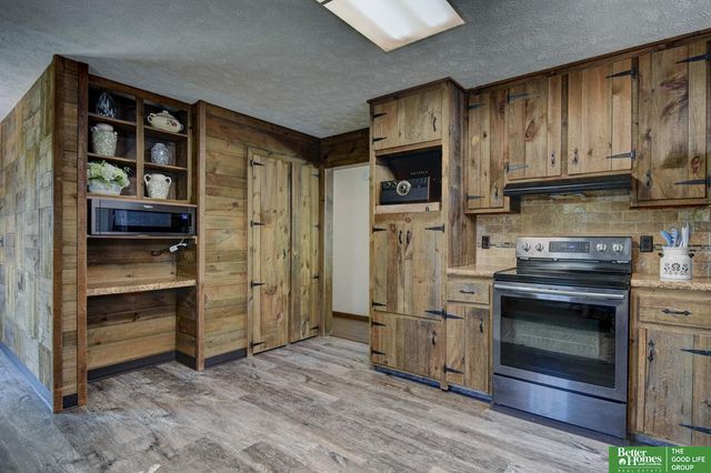 1011 Bea Circle, Bellevue, NE 68005