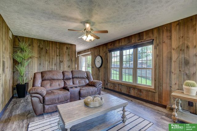 1011 Bea Circle, Bellevue, NE 68005