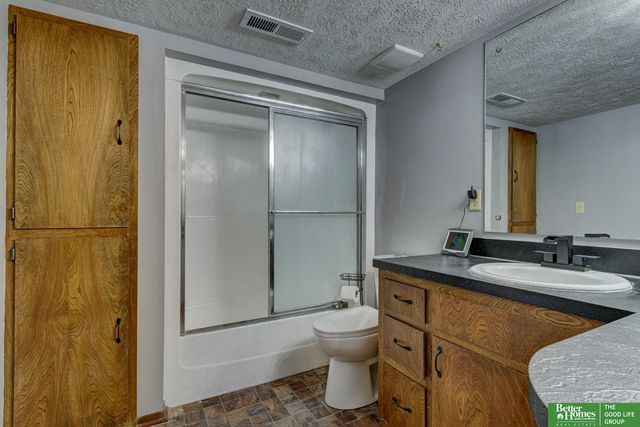 1011 Bea Circle, Bellevue, NE 68005