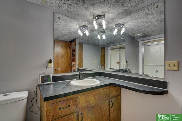1011 Bea Circle, Bellevue, NE 68005