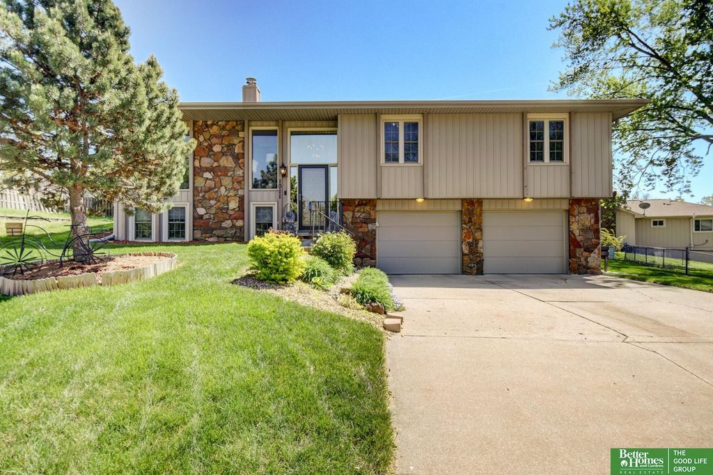 1011 Bea Circle, Bellevue, NE 68005