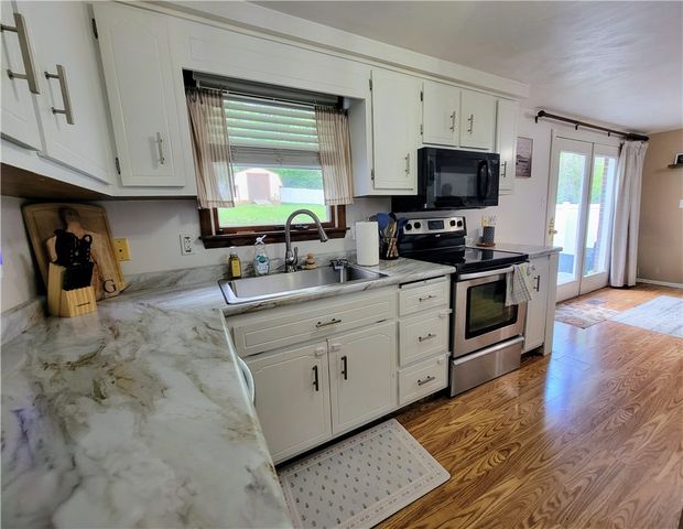 124 Sunny Lane, Hunker, PA 15639