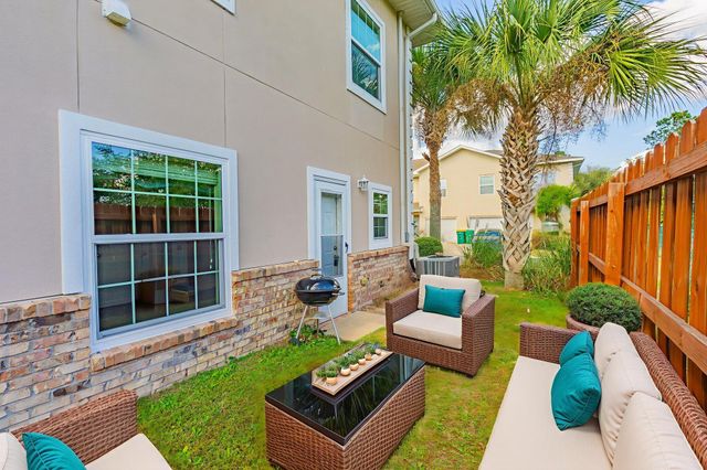 1506 Bentley Circle, Fort Walton Beach, FL 32547