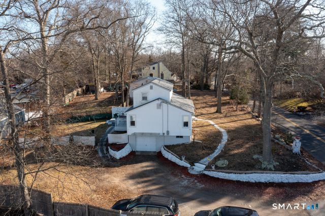 10 Beach Park Road, Clinton, CT 06413