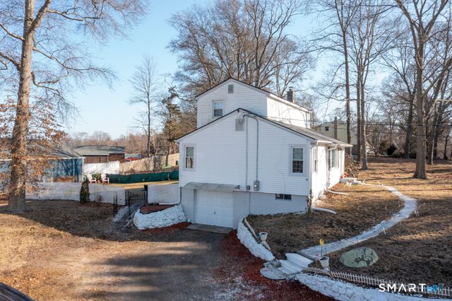 10 Beach Park Road, Clinton, CT 06413