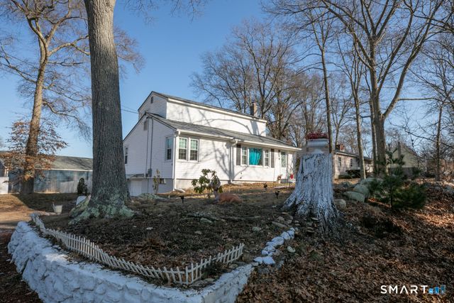 10 Beach Park Road, Clinton, CT 06413