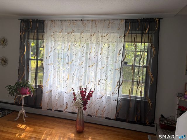 10 Beach Park Road, Clinton, CT 06413