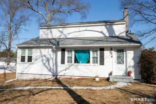 10 Beach Park Road, Clinton, CT 06413