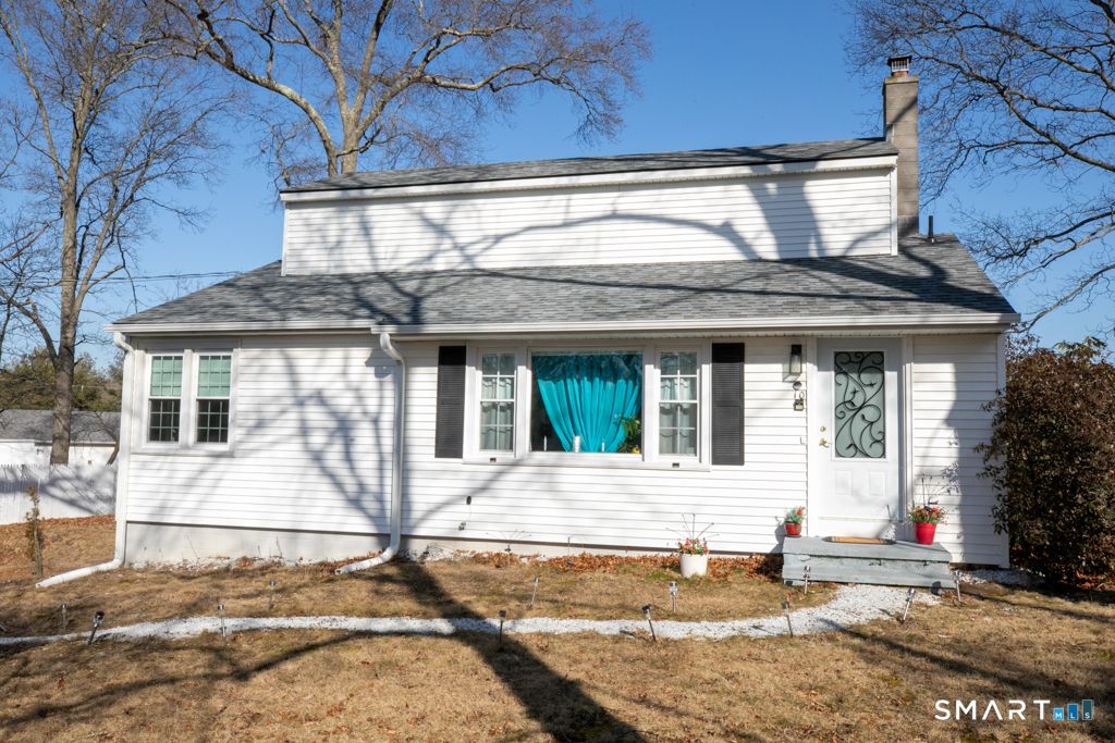 10 Beach Park Road, Clinton, CT 06413