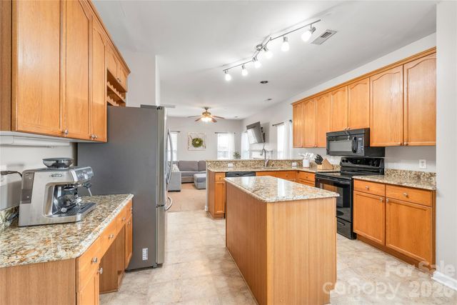 3943 Huntmeadow Drive, Charlotte, NC 28269