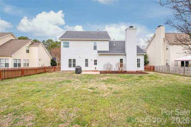 3943 Huntmeadow Drive, Charlotte, NC 28269