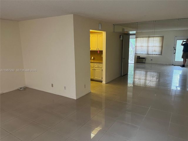 150 SW 134th Way 209R, Pembroke Pines, FL 33027