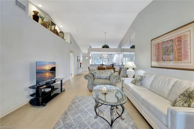 2420 Hidden Lake DR # 1008, Naples, FL 34112