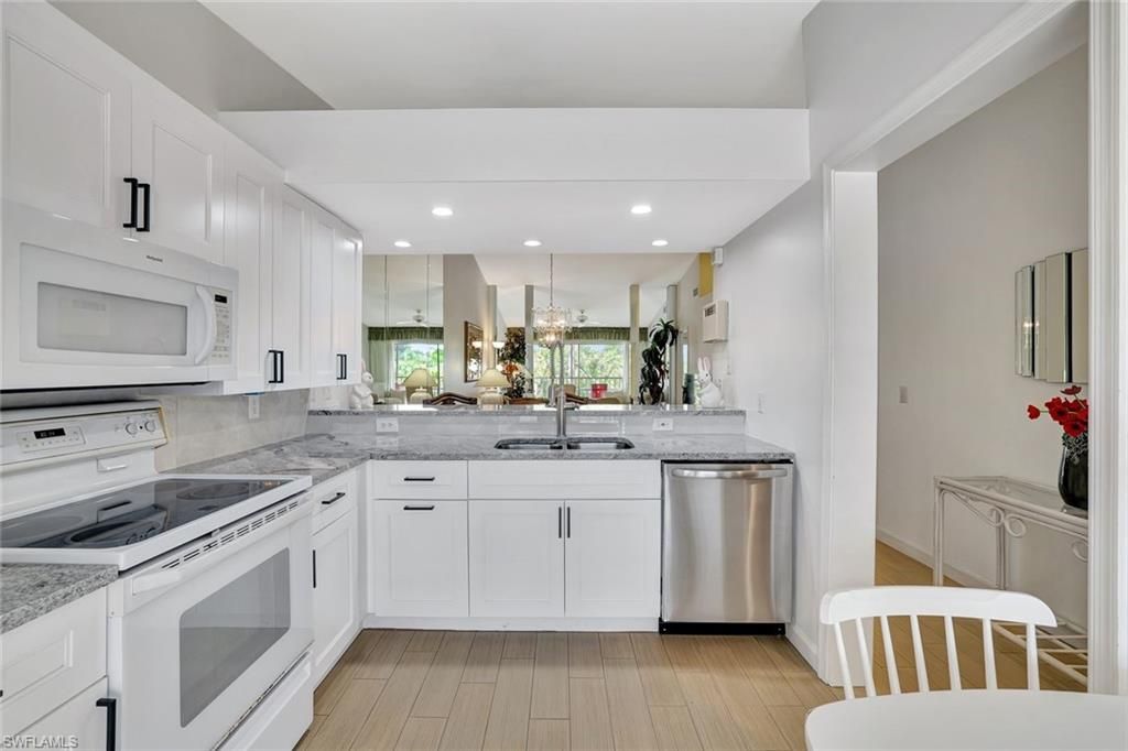 2420 Hidden Lake DR # 1008, Naples, FL 34112