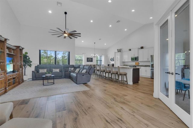 17924 N 68th Street N, Loxahatchee, FL 33470