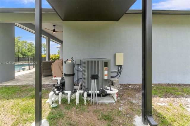 17924 N 68th Street N, Loxahatchee, FL 33470
